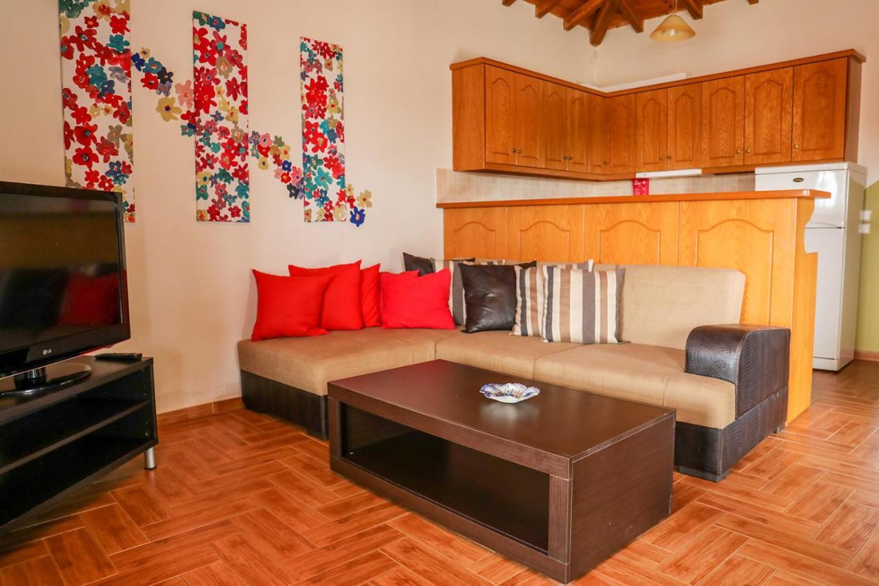 Sunset Studios & Apartments Кукунариес Екстериор снимка