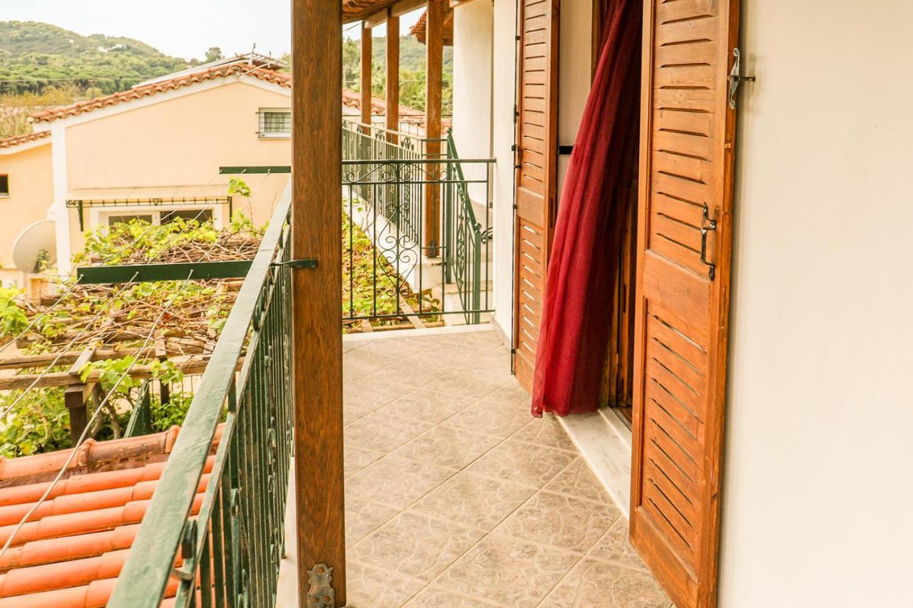 Sunset Studios & Apartments Кукунариес Екстериор снимка