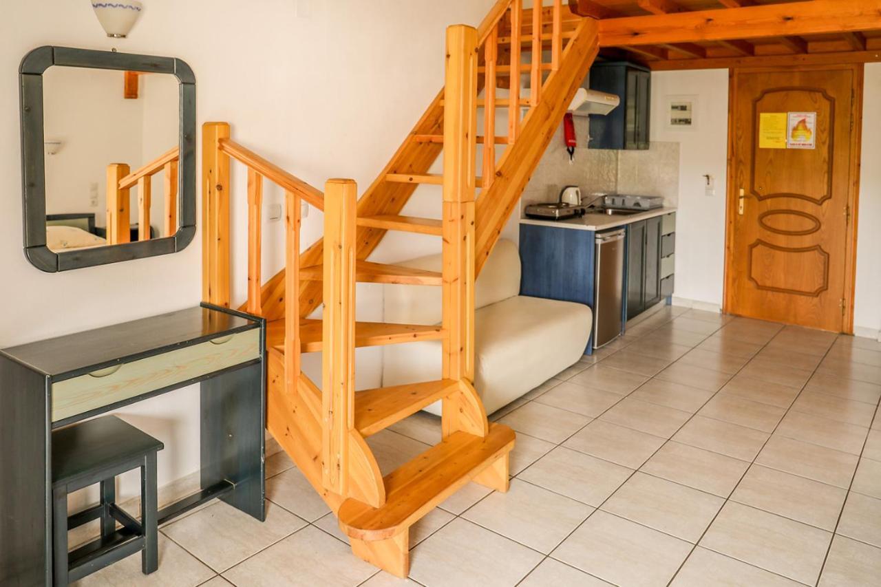 Sunset Studios & Apartments Кукунариес Екстериор снимка