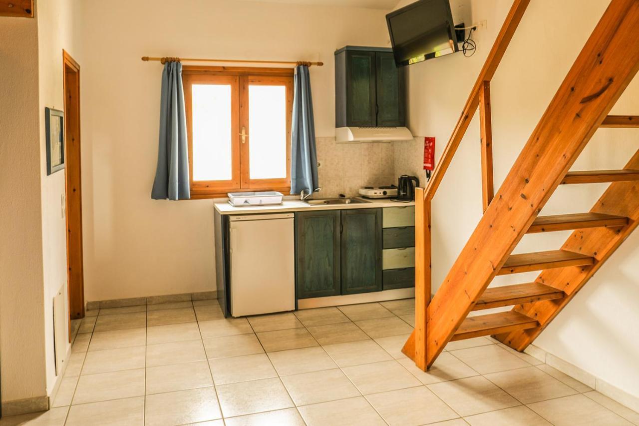 Sunset Studios & Apartments Кукунариес Екстериор снимка