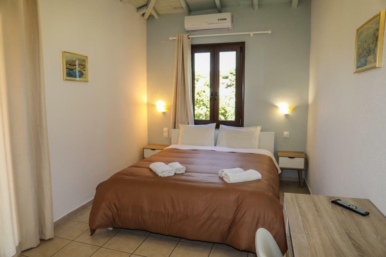 Sunset Studios & Apartments Кукунариес Екстериор снимка